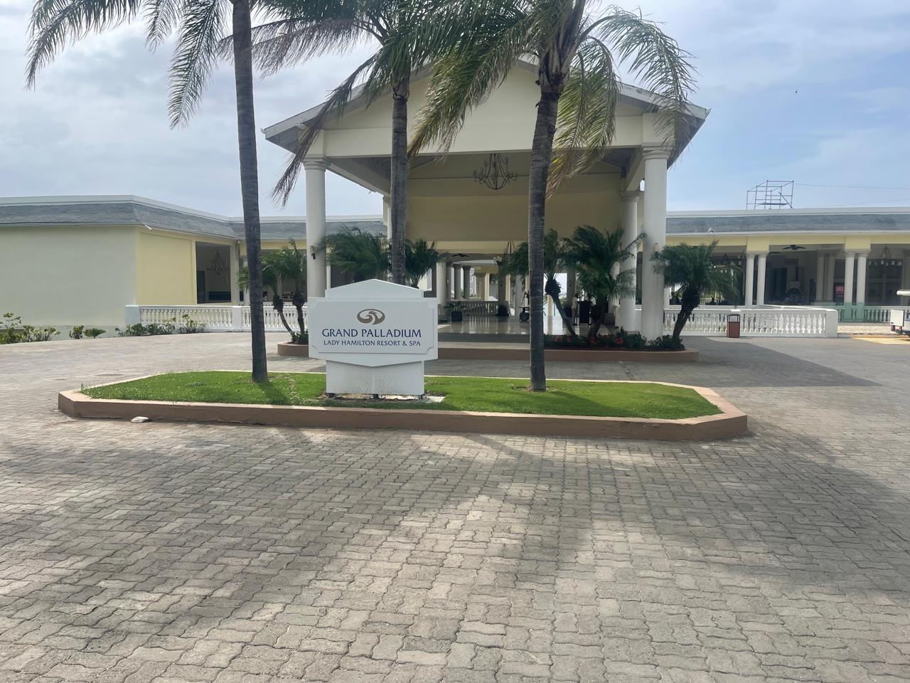 Private Montego Bay Airport transfer from MBJ to Lucea Jamaica